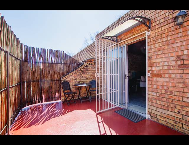 13 BEDROOM GUEST HOUSE FOR SALE IN JATNIEL